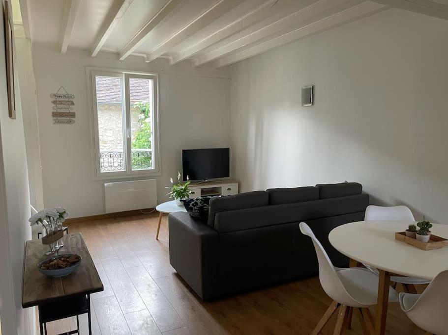 Tiny Paradise - 2 Bedrooms Apartment Montigny-sur-Loing エクステリア 写真