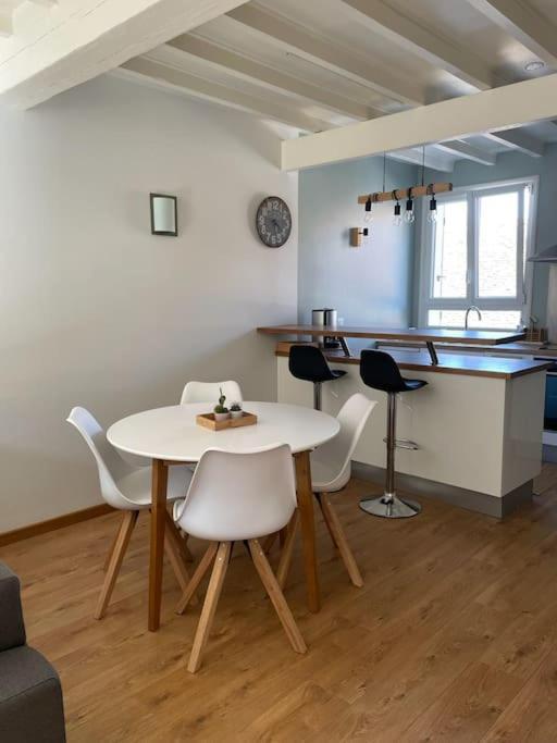 Tiny Paradise - 2 Bedrooms Apartment Montigny-sur-Loing エクステリア 写真
